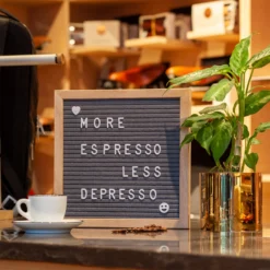 Buchstabentafel 25 X 25 Cm 340 Buchstaben & Symbole Aufhängevorrichtung -Weinkühlschränke Verkäufe 10038098 yy 0002 logo